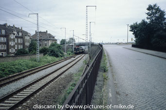 E77 10 bei der Ausfahrt aus dem Bahnhof Pirna