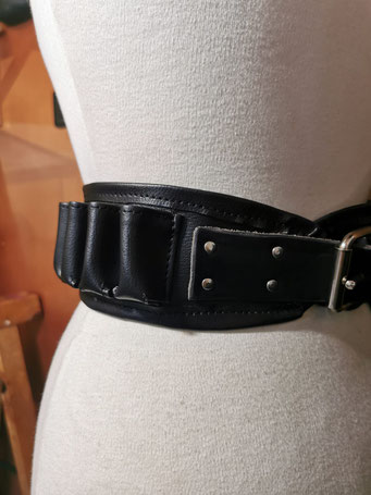 cartouchière en cuir artisanale pour la chasse