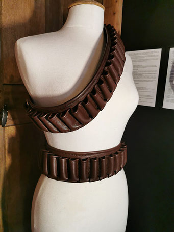 cartouchière en cuir pour cartouches de chasse accessoire artisanal