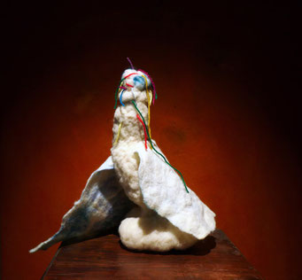Idols, sculpture en feutre de laine, 2025