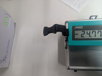 購入時(新品)の時はイオン密度10¹²/ｍ³以上(1000000個/cc以上)最高クラス獲得あったものが掃除をしないと５０分の1にまで下がっていました