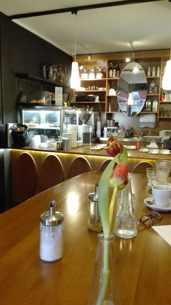Interior Einrichtung Bermuda Café Freiburg