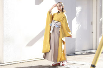 まだ間に合う！卒業式の卒業袴(そつぎょうはかま/ソツギョウハカマ)レンタル、卒業袴着付けヘアセット予約可能です。 武道館・早稲田大学・九段下など卒業式会場へ好アクセス！ 卒業式の卒業袴レンタルご予約受付中！ひまりの卒業袴割引！卒業袴レンタルキャンペーン実施中！ 卒業袴ご試着ご来店1回目ご成約＆口コミ投稿で、卒業袴着物グレードアップ最大3万円割引実施中！ 卒業袴レンタル着付けヘアセットのご予約まだ間に合う！ 早稲田大学・両国国技館・武道館・九段下・東京国際フォーラム・メルパルク卒業式