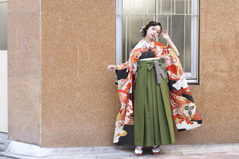 まだ間に合う！卒業式の卒業袴(そつぎょうはかま/ソツギョウハカマ)レンタル、卒業袴着付けヘアセット予約可能です。 武道館・早稲田大学・九段下など卒業式会場へ好アクセス！ 卒業式の卒業袴レンタルご予約受付中！ひまりの卒業袴割引！卒業袴レンタルキャンペーン実施中！ 卒業袴ご試着ご来店1回目ご成約＆口コミ投稿で、卒業袴着物グレードアップ最大3万円割引実施中！ 卒業袴レンタル着付けヘアセットのご予約まだ間に合う！ 早稲田大学・両国国技館・武道館・九段下・東京国際フォーラム・メルパルク卒業式