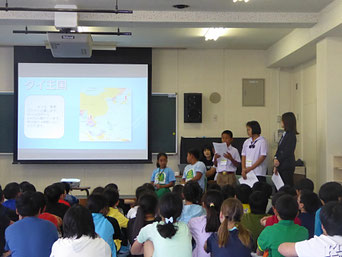 In Sapporo Municipal Hakuyo Elementary School, Goodwill Ambassadors reporting on Environmental conservation activities in the country. Also enjoyed  exchange of  "Shodo" and school lunch.
