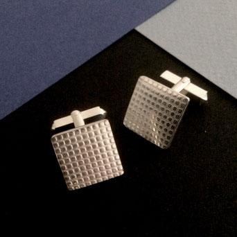 Silke-Erdtmann-Schmuck_Männerschmuck_Silber_Manschettenknopf_texturiert