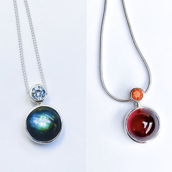 Silke-Erdtmann-Schmuck_Halsschmuck_Kette_Silber_Labradorith_Peridot_Granat_Feueropal