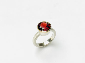 Silke-Erdtmann-Schmuck_Ringe_Silber_Gold_Rhodolith