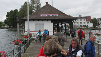 Sonntag: Mit der Fähre geht es auf die Insel Reichenau.