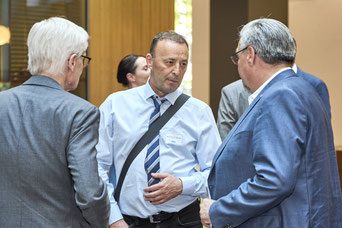 Vertreter des FAV OÖ im Gespräch vor der Generalversammlung.
