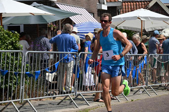 Online hardloopbegeleiding. Personal running coach. Performance coach. Met hardloopcoaching naar een PR op de marathon. Marathon trainingsschema. Marathonschema. Online hardloopcoaching. Hardloop coach. Online hardloopbegeleiding op de marathon.