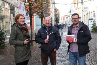 Wir freuen uns auf rege Teilnahme: v. l. n. r. Pascale Kaell (Altstadtkoordinatorin Stadt Warendorf), Oliver Prinz (Geschäftsführer Verein für Freizeitservice und Jugendarbeit e.V.), Sebastian Höber (Quartiersbüro Altstadt Warendorf)