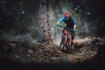 e-MTB Fahrtechniktraining auf jedem Niveau mit HappyTrails oder MTB Xpert