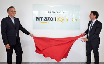 Christian Berté, directeur général Amazon Logistics France et Pascal Thévenot, maire de Vélizy-Villacoublay lors de l’inauguration de l’agence de livraison, le 19 septembre 2018. ©Maxime Huriez