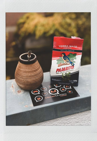 Das Titelbild zu Männerquatsch Podcast Folge 179 (Eventbericht ejagfest 2024, Nintendo Music App, Tron Catalyst) zeigt eine "Pajarito Selection Especial" Yerba Mate.
