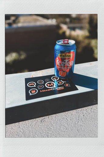Das Titelbild zu Männerquatsch Podcast Folge 184 (Acclaim ist zurück, Terminator 2D - No Fate, Xbox Strategiewechsel) zeigt eine Dose Pfanner Ice Tea Peach Sparkling.