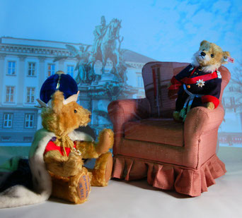 © Dr. Ursula Fellberg; Teddybären Ludwig II. von Hermann Coburg und Wilhelm I. von Steiff, beide aus der Sammlung Fellberg
