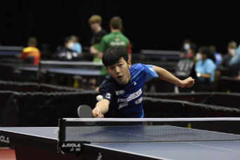 Foto. M. Pillik - Erster Sieg von Zhenlong Liu beim WTT Youth Contender Start in Linz