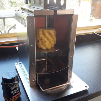 Oberhitzegrill mit Vertikalspiess auch für Gyros oder Dessert