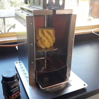 Oberhitzegrill mit Vertikalspiess auch für Gyros oder Dessert