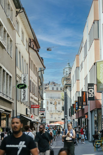 Location et mise en location d'immeubles commerciaux par KlarText AG