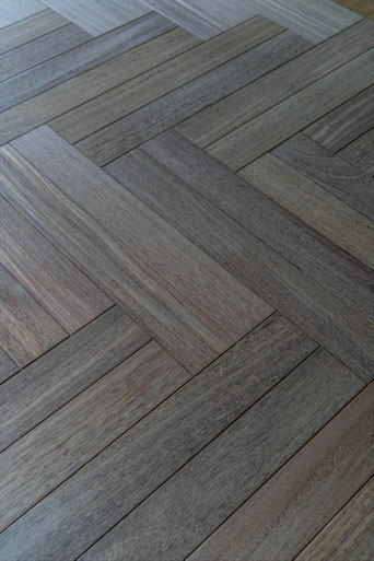 ユーラシアンチーク ダブル ヘリンボーン 無垢フローリング アンドウッド 45度 