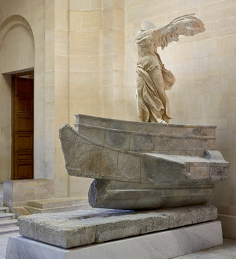 victoire de samothrace dictée statue