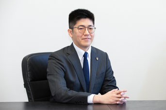 弁護士吉津和輝
