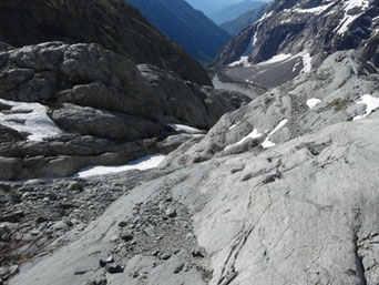 Roches moutonnées striées, glacier Blanc, Alpes (photo Ugo)
