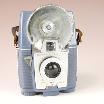 KODAK Brownie Flash 20 1959-1962 © engel-art.ch