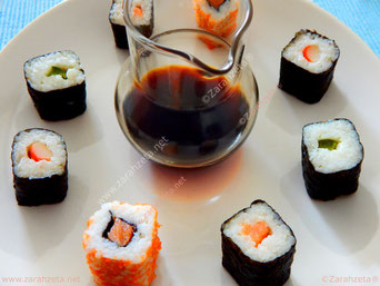 Sushi mit Teriyaki Soße