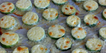 Zucchinischeiben mit Käse überbacken