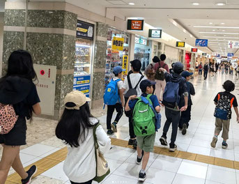 いろんなお店が気になってキョロキョロ…