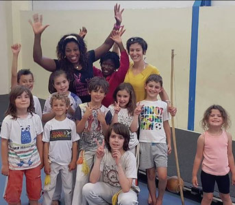 Néga Capoiera, cours de Capoeira du Brésil en France, à Sète et Agde, Capoeira adultes et capoiera enfants.  Jujitsu Brésilien championnat Europe Alessandra Da Silva