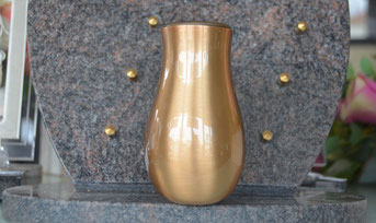 soliflore-a-fixer-bronze-marbrerie-orange-caderousse-cavaillon