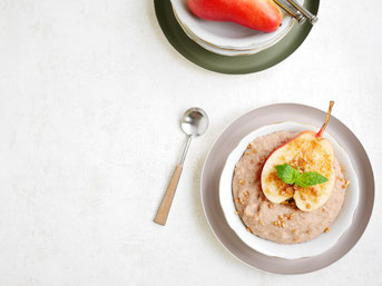 Schoko-Grießbrei mit Karamell-Birne