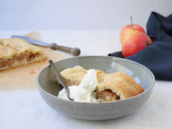 Oma's Apfelstrudel aus Mürbteig (Maultaschen)
