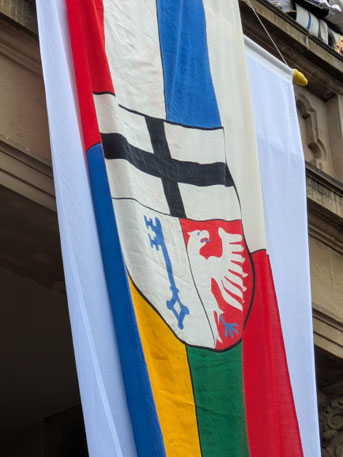 Flagge am Rathaus beim Ratshaussturm 2025
