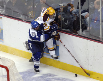 Schlägereien beim Eishockey