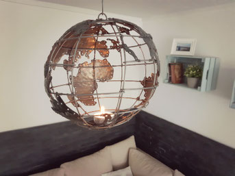 Globus Ariana mit Teelicht