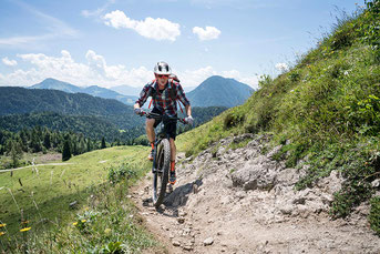 Zum 1.000 Kilometer weiten Streckennetz der E-Bike-Destination „Kitzbüheler Alpen – Kaisergebirge“ zählt auch die Region Wilder Kaiser/Tirol. / Foto: Wilder Kaiser/Sternmanufaktur