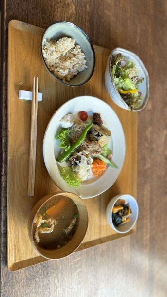 女性が喜ぶ選べるヘルシーランチ スパイスカレー 980円 豊橋にある身体を美しく整える体に優しいカフェgardensガーデンズ 女性が喜ぶ選べるヘルシーランチ スパイスカレー 980円 豊橋にある身体を美しく整える体に優しいカフェgardensガーデンズ