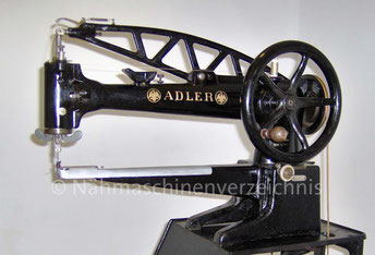 Adler 30-1, Schusternähmaschine, Fußantrieb, Bj. ca. 1905, Hersteller: Kochs Adler Nähmaschinenwerke AG, Bielefeld, Deutschland (Bilder: P. Rave und I. Weinert)