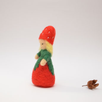 Erdbeerkind , Puppenspiel Figur, Blumenkinder gefilzt , Jahreszeitenpüppchen, Filzfigur, Filzpüppchen für den Jahreszeitentisch, Jahreszeitentisch, Waldorfpuppe, Waldorf Jahreszeitentisch, Blumenkinder, Blumenkind Jahreszeitentisch, Blumenkinder aus Filz,