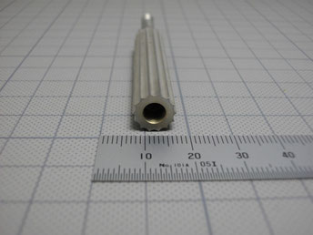 ニードルガイド