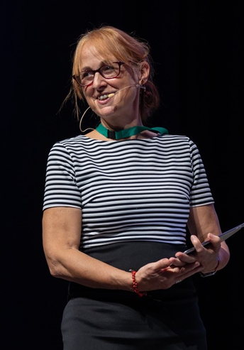 Portraitbild Birgit Georgi-Haake. 