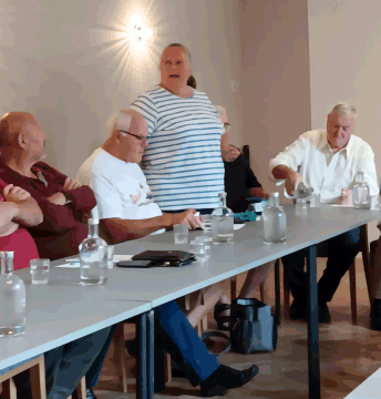 Grußworte des Dänischen Faverolles Club überbracht von Maria Poulerube