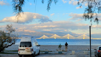 Die Brücke von Griechenlands Festland nach Patras