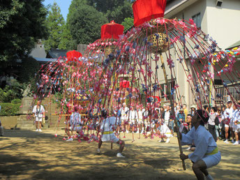 池辺杉山神社の花籠