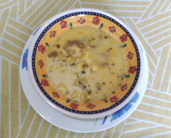 Caldo de patas
Una receta ecuatoriana muy rica, a mis hijos les gusta mucho.
Ingredientes:
2 patas de res bien lavadas
3 tazas de mote cocido
2 litros de agua
2 cucharas de achiote
1/2 cucharada de sal
1/2 cucharadita de comino
3 cucharadita Caldo de patas
Una receta ecuatoriana muy rica, a mis hijos les gusta mucho.
Ingredientes:
2 patas de res bien lavadas
3 tazas de mote cocido
2 litros de agua
2 cucharas de achiote
1/2 cucharada de sal
1/2 cucharadita de comino
3 cucharadita